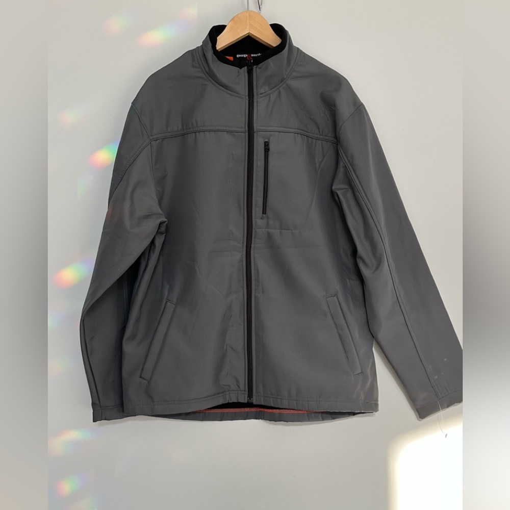 NWOT Men’s water-resistant Gray jacket with thin fleece lining- size Large